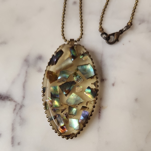 Vintage Stuff Jewelry - Abalone Iridescent Pendant Necklace 1960's